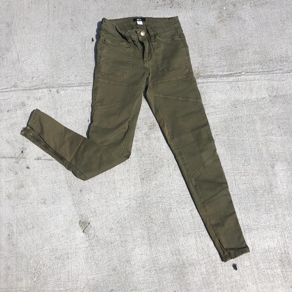 BDG Army Green Pants Size 24